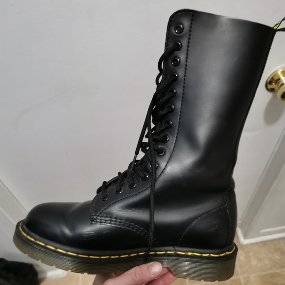 Dr. Martens - Picture 2 of 2